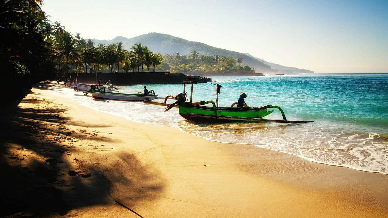 شاطي من شواطئ جزيرة بالي اندونيسيا صور